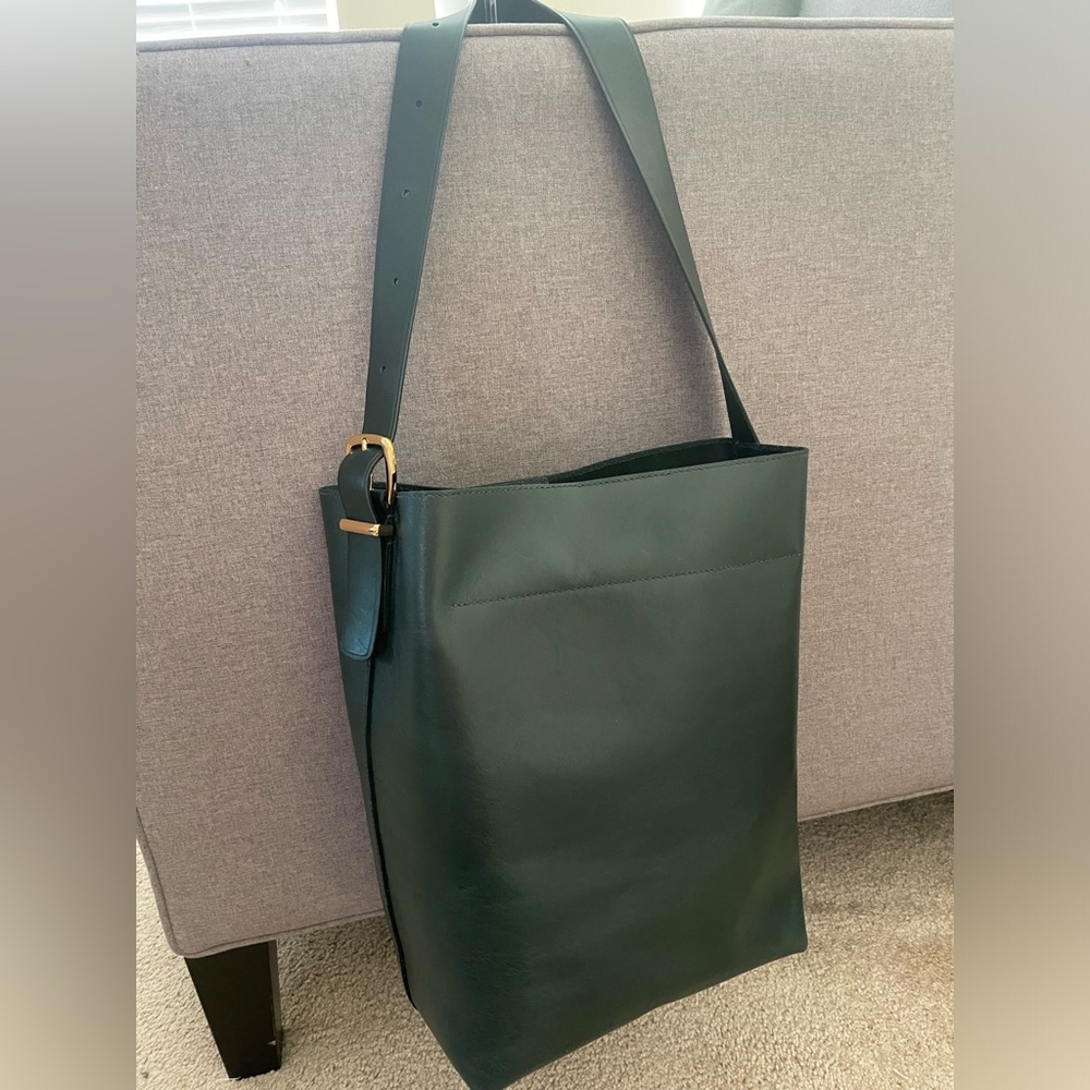Madewell Essential Bucket Tote